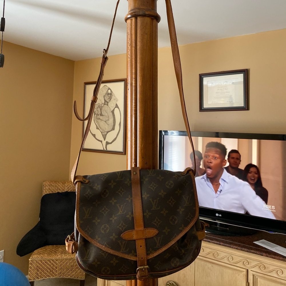 Louis Vuitton purse for $200 authentic